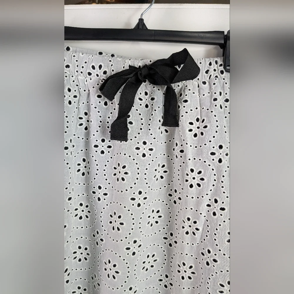 Pari Passu NWOT White Eyelet Over Black Maxi Elastic Waist Skirt Size 20 - Picture 3 of 11